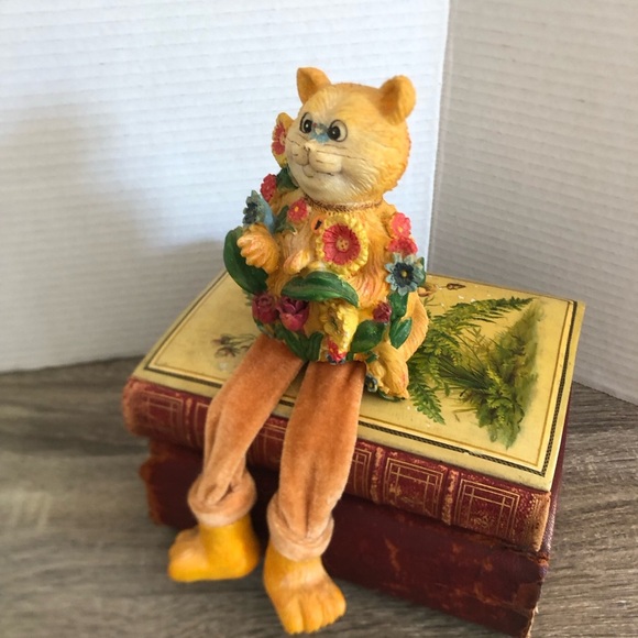 Vtg Orange Cat Figurine with Floral Accents - Picture 2 of 12